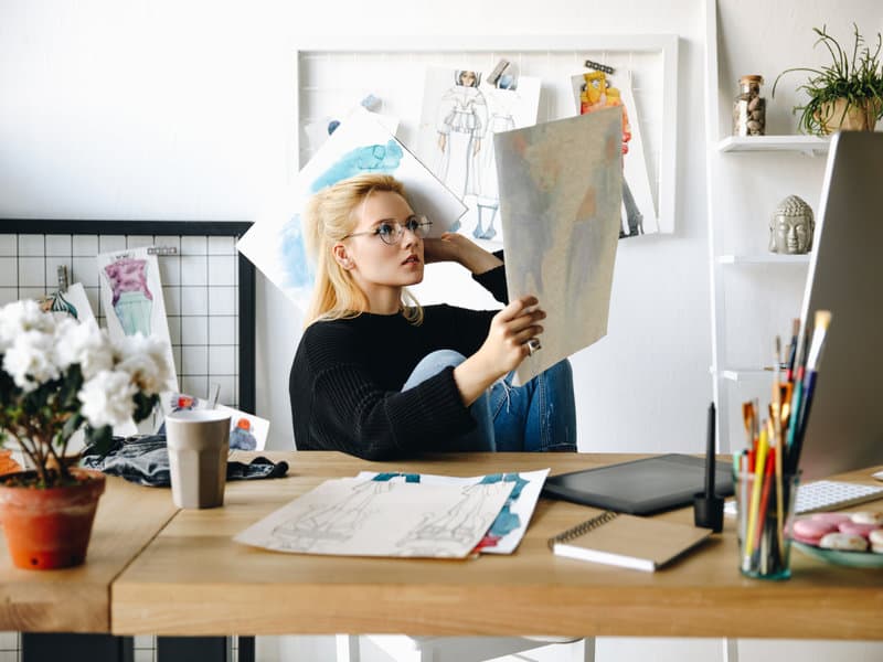 What Are the Top Art Jobs & How Much Do They Pay? Freelancer FAQs