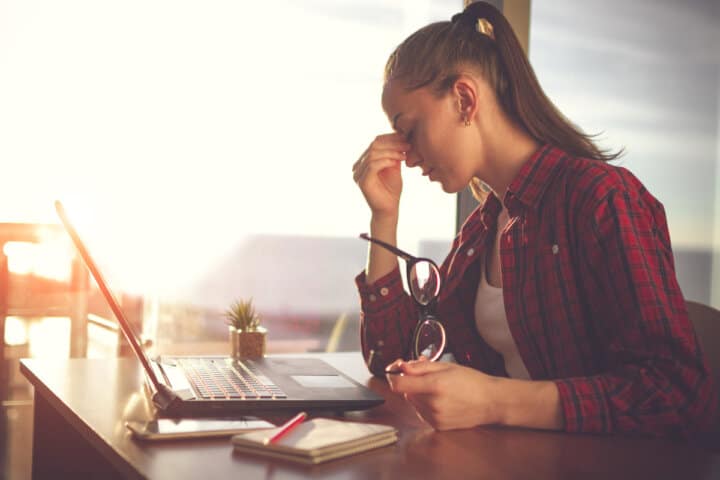 From Brain Fog To Back Pain: How Burnout Manifests In Your Body Before ...