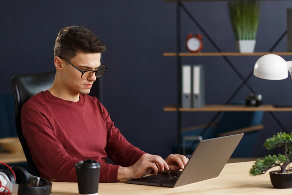 Why Should Freelancers Maintain a Clean Workspace?