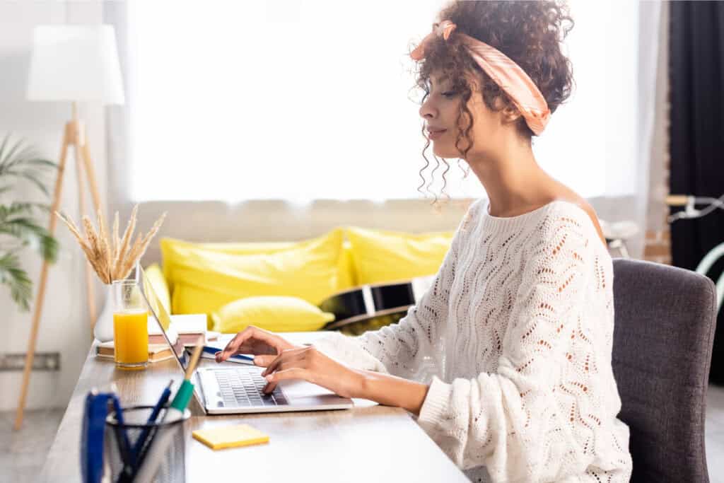 How Can Freelancers Keep Their Home Clean?